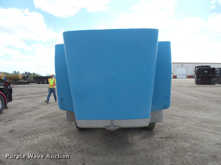 image for item DV9717 1995 Peterbilt 377 semi truck