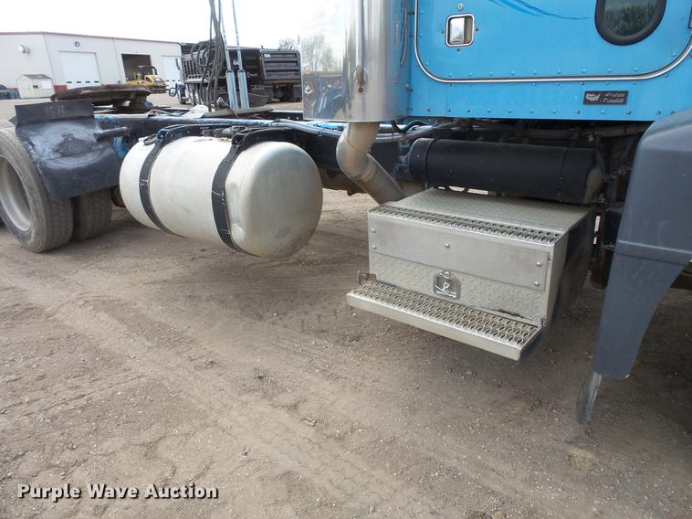 image for item DV9717 1995 Peterbilt 377 semi truck