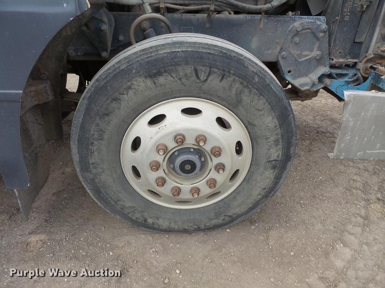 image for item DV9717 1995 Peterbilt 377 semi truck