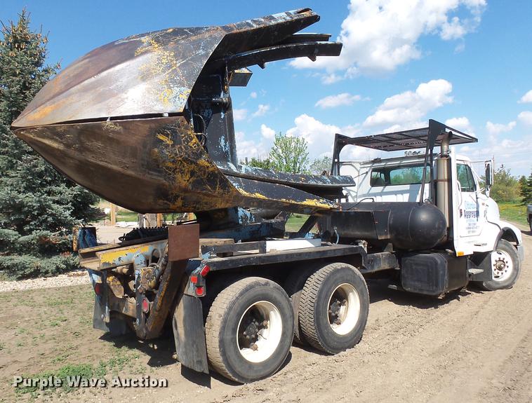 image for item DX9098 1989 International G-8300 truck with Big John tree spade