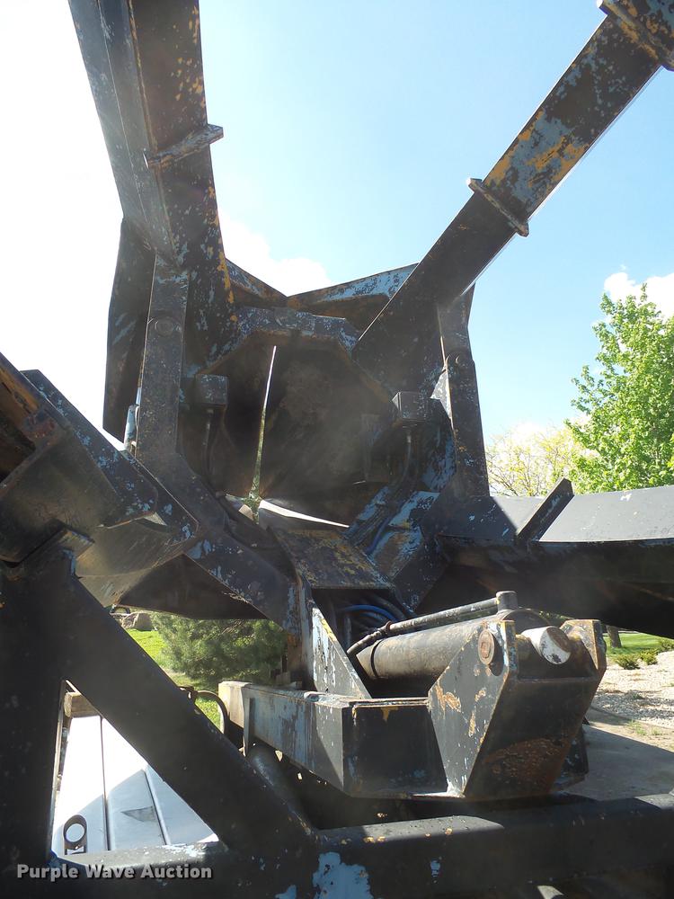 image for item DX9098 1989 International G-8300 truck with Big John tree spade