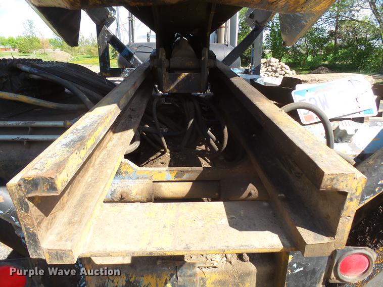 image for item DX9098 1989 International G-8300 truck with Big John tree spade