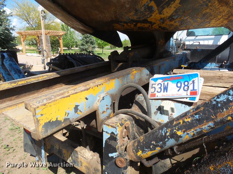 image for item DX9098 1989 International G-8300 truck with Big John tree spade