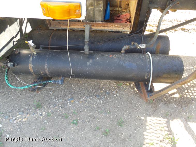 image for item DX9098 1989 International G-8300 truck with Big John tree spade