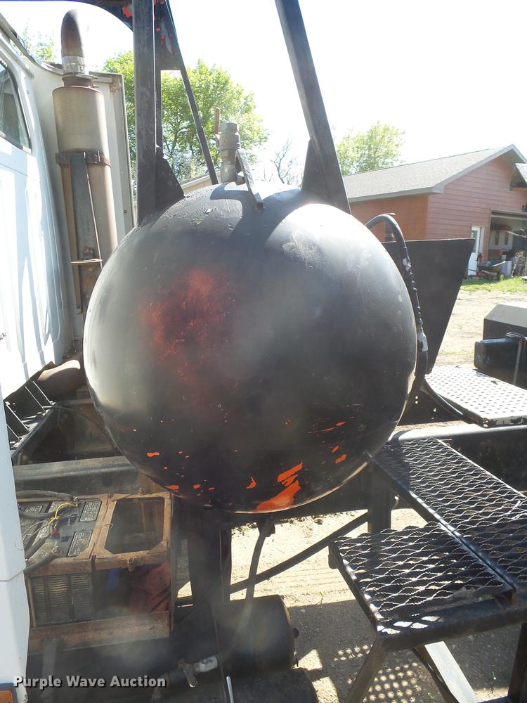 image for item DX9098 1989 International G-8300 truck with Big John tree spade