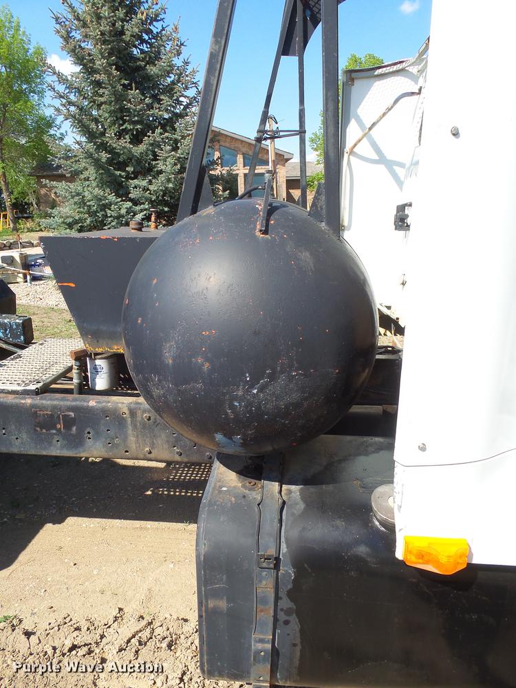 image for item DX9098 1989 International G-8300 truck with Big John tree spade