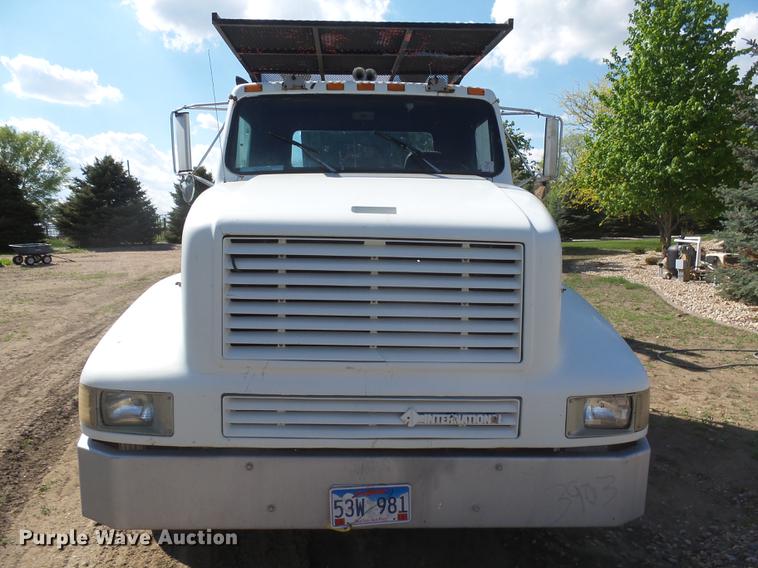 image for item DX9098 1989 International G-8300 truck with Big John tree spade