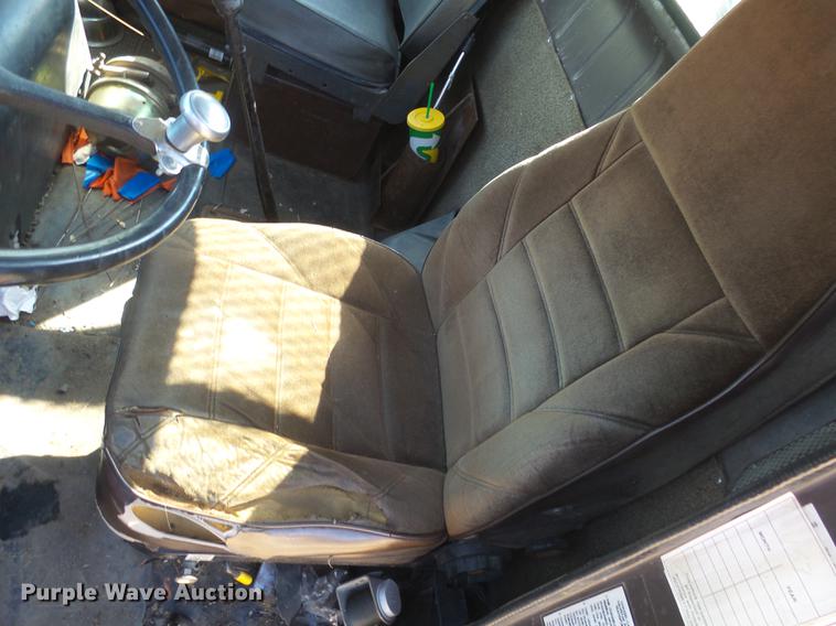 image for item DX9098 1989 International G-8300 truck with Big John tree spade