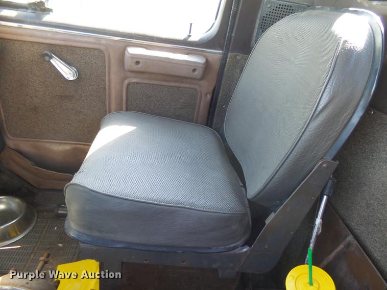 image for item DX9098 1989 International G-8300 truck with Big John tree spade