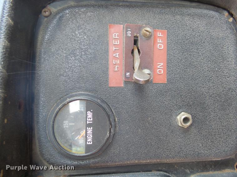 image for item DX9098 1989 International G-8300 truck with Big John tree spade