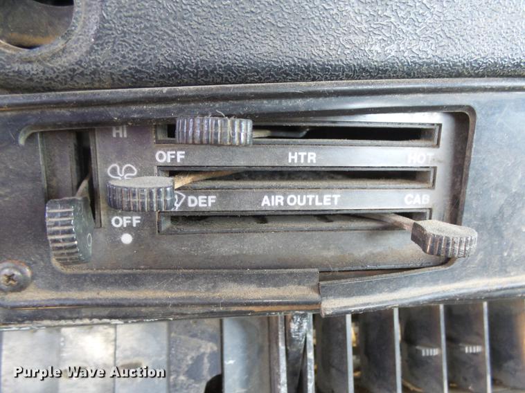 image for item DX9098 1989 International G-8300 truck with Big John tree spade