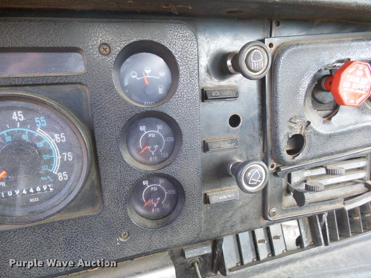 image for item DX9098 1989 International G-8300 truck with Big John tree spade