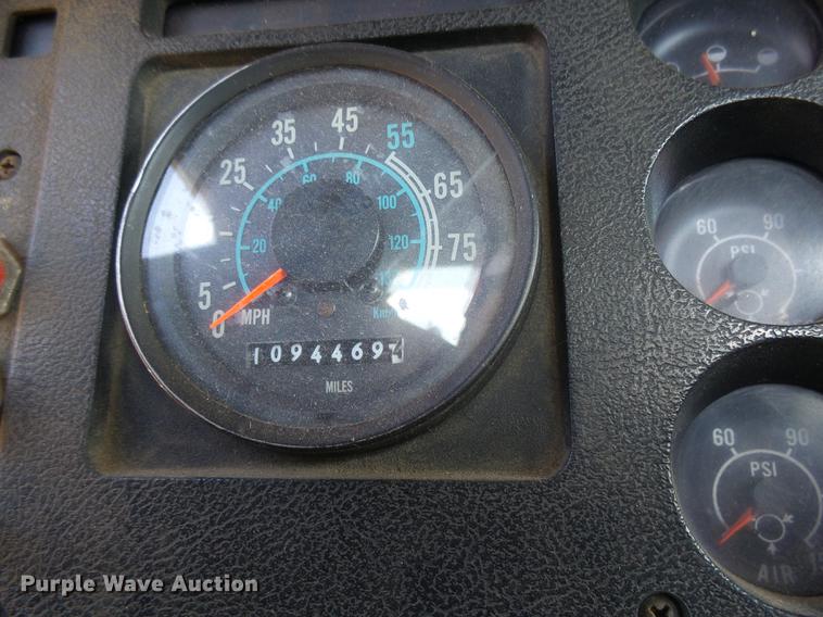 image for item DX9098 1989 International G-8300 truck with Big John tree spade