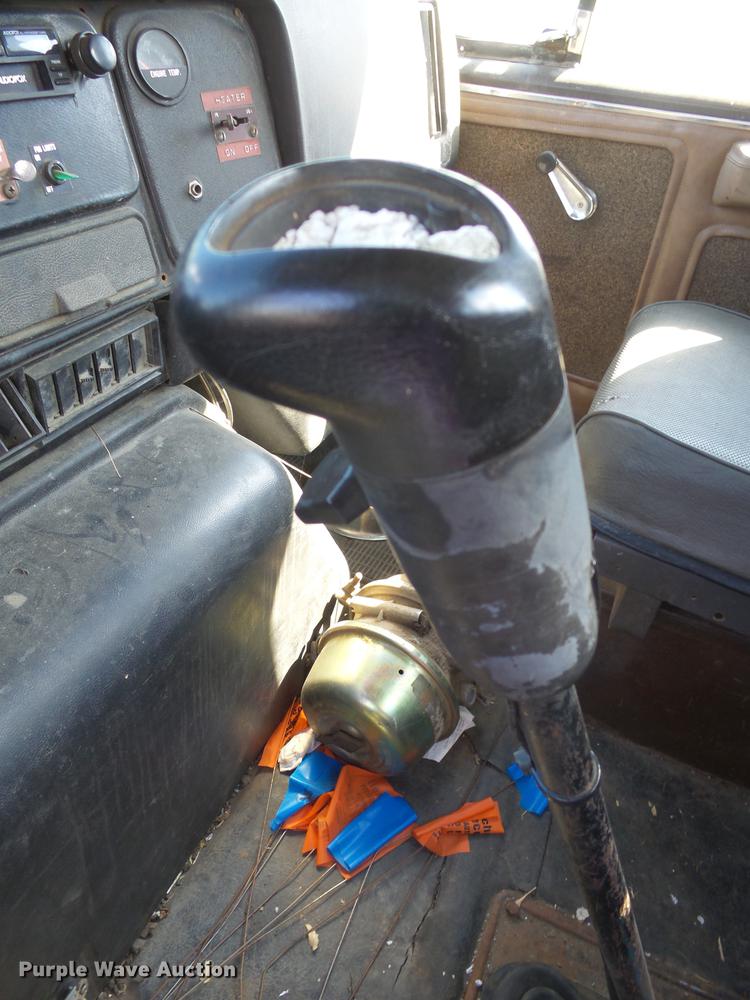 image for item DX9098 1989 International G-8300 truck with Big John tree spade