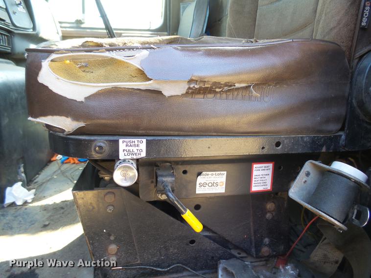 image for item DX9098 1989 International G-8300 truck with Big John tree spade