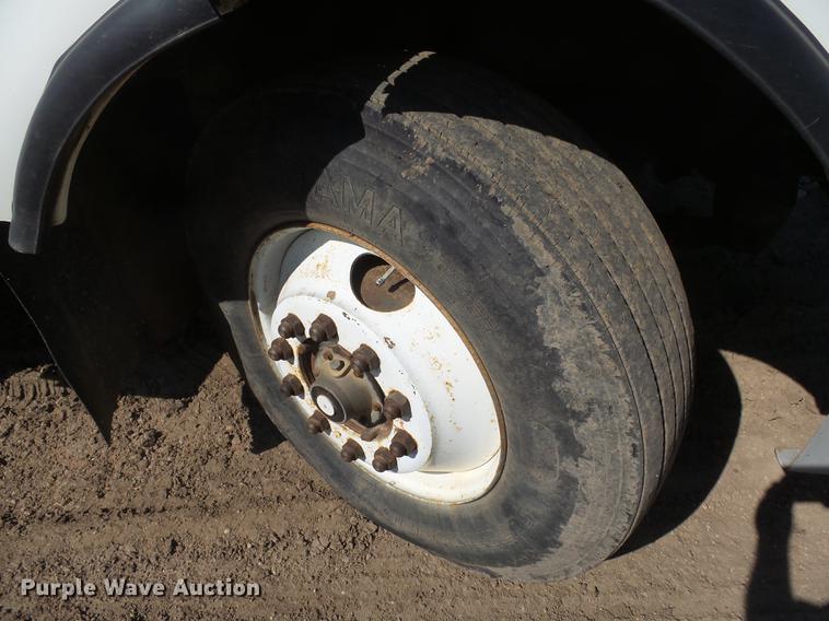 image for item DX9098 1989 International G-8300 truck with Big John tree spade