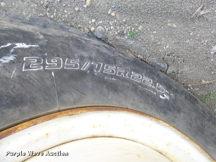 image for item DX9098 1989 International G-8300 truck with Big John tree spade