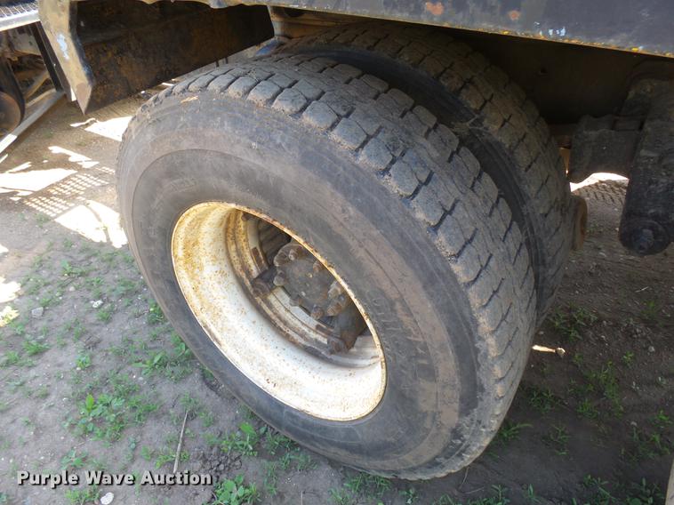 image for item DX9098 1989 International G-8300 truck with Big John tree spade