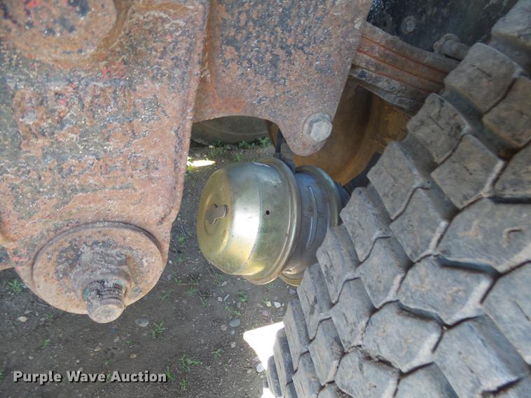 image for item DX9098 1989 International G-8300 truck with Big John tree spade