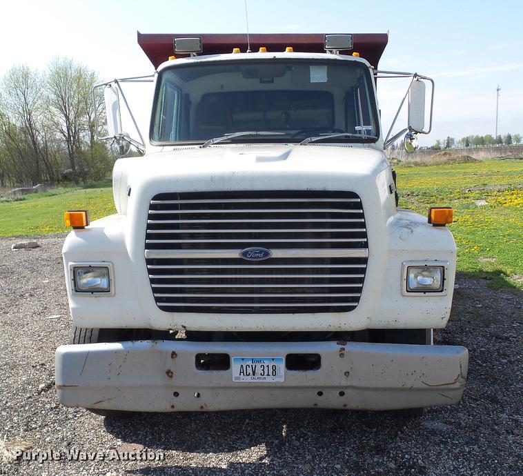 image for item DZ9247 1994 Ford LN9000 dump truck