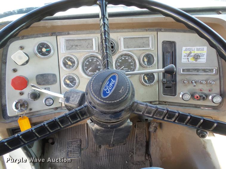 image for item DZ9247 1994 Ford LN9000 dump truck