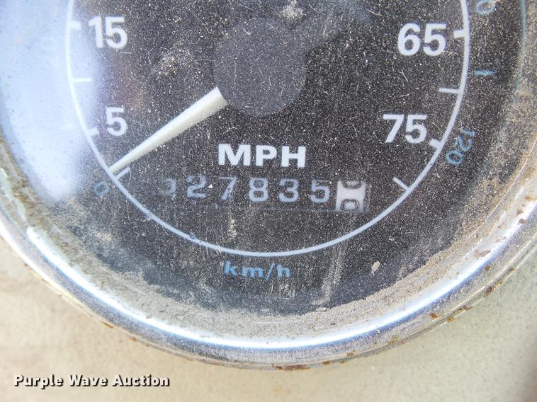 image for item DZ9247 1994 Ford LN9000 dump truck