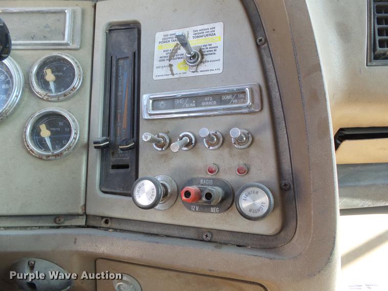 image for item DZ9247 1994 Ford LN9000 dump truck