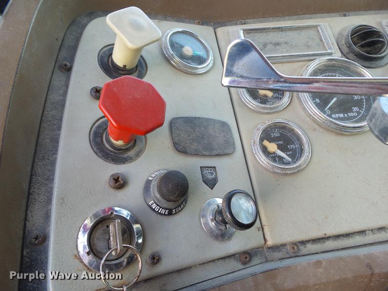 image for item DZ9247 1994 Ford LN9000 dump truck