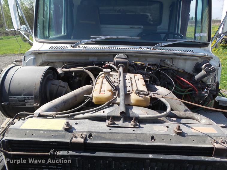 image for item DZ9247 1994 Ford LN9000 dump truck