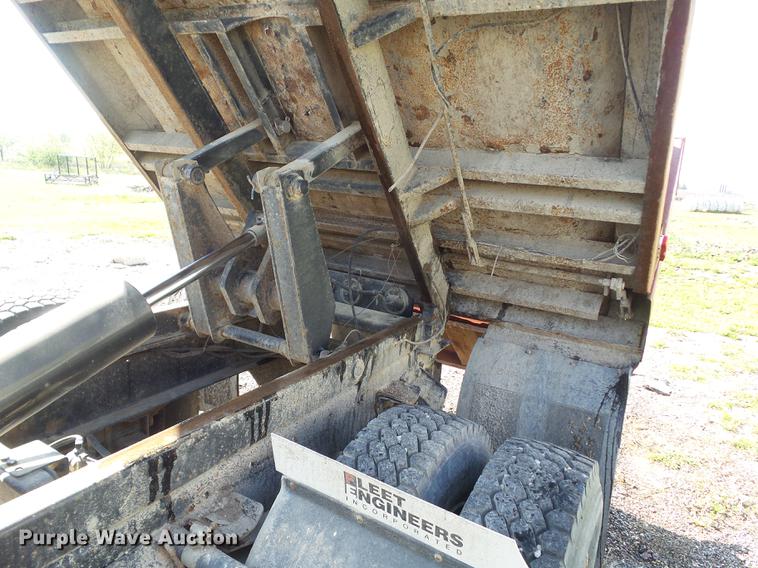 image for item DZ9247 1994 Ford LN9000 dump truck