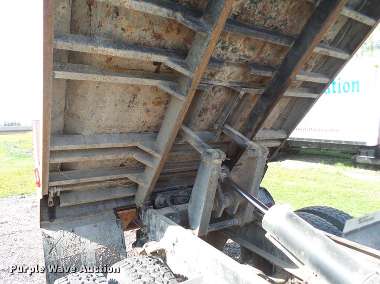 image for item DZ9247 1994 Ford LN9000 dump truck