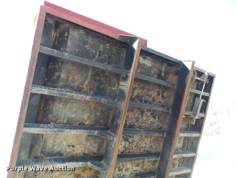 image for item DZ9247 1994 Ford LN9000 dump truck