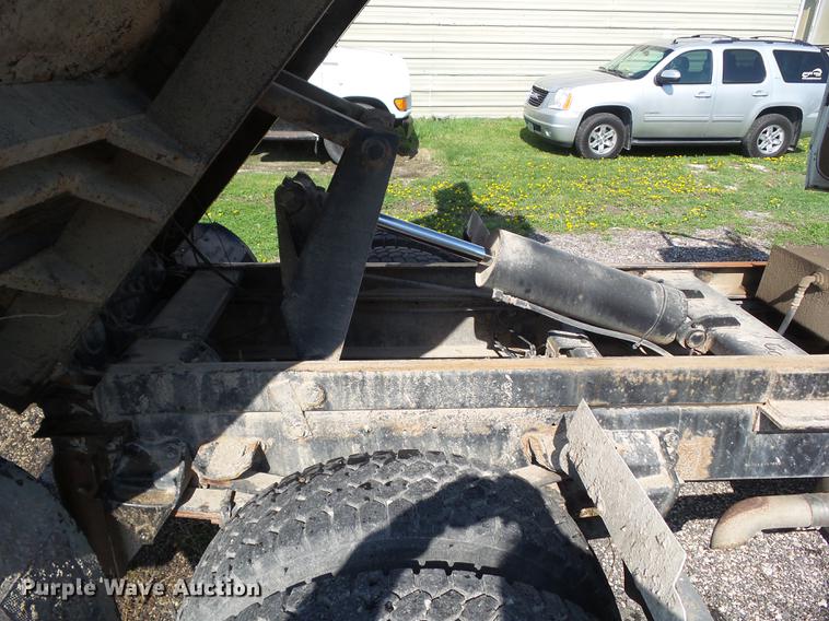 image for item DZ9247 1994 Ford LN9000 dump truck