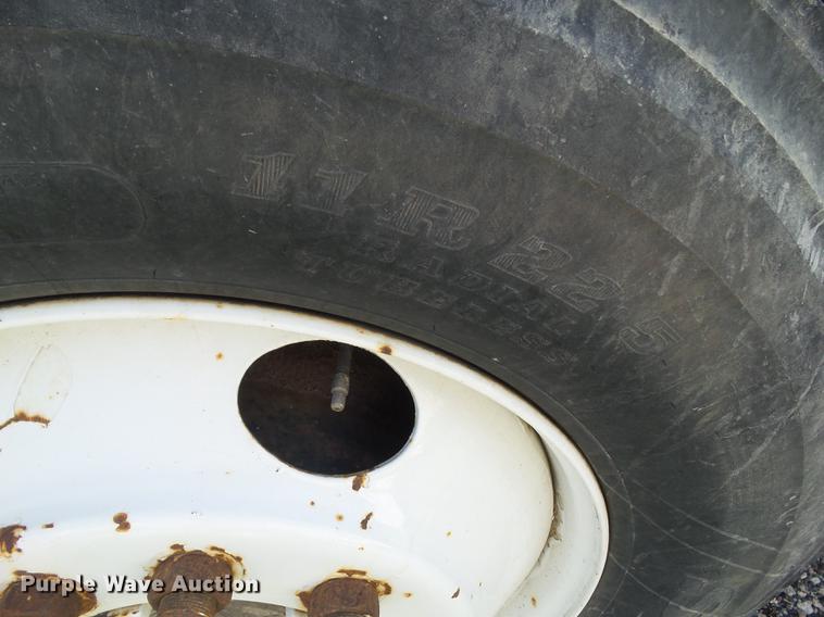 image for item DZ9247 1994 Ford LN9000 dump truck