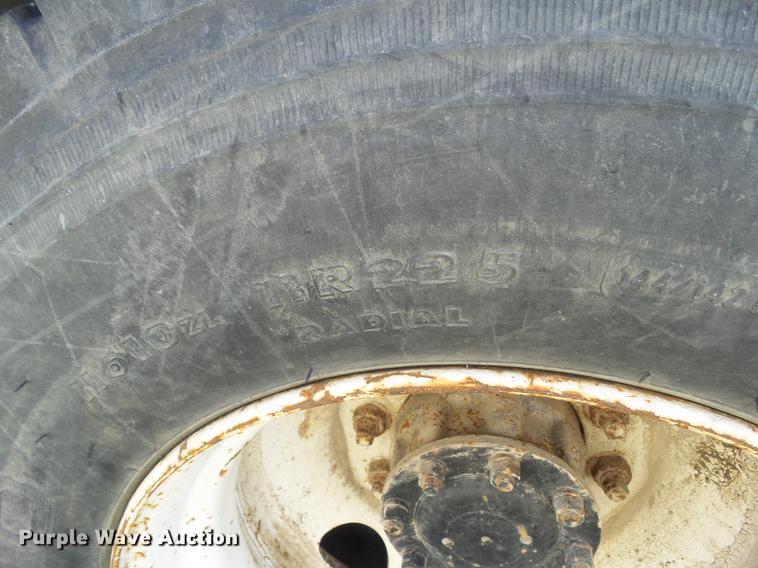 image for item DZ9247 1994 Ford LN9000 dump truck