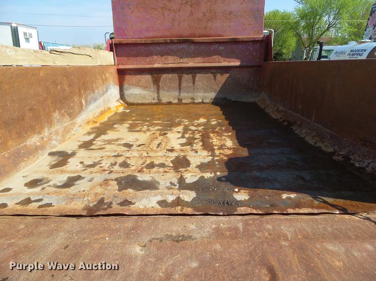 image for item DZ9247 1994 Ford LN9000 dump truck