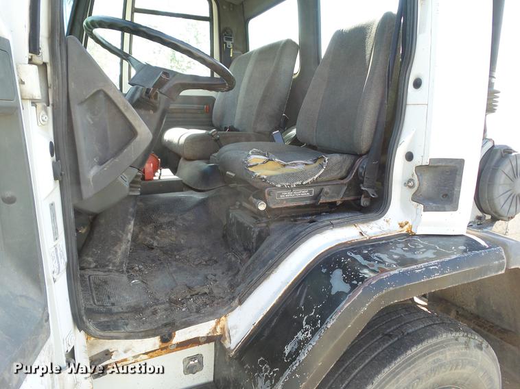 image for item DZ9248 1993 Ford CF8000 vacuum truck