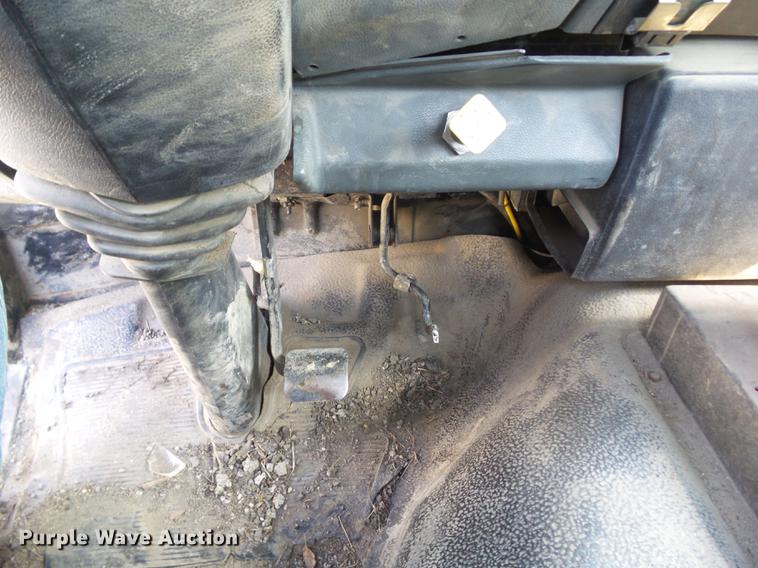 image for item DZ9248 1993 Ford CF8000 vacuum truck