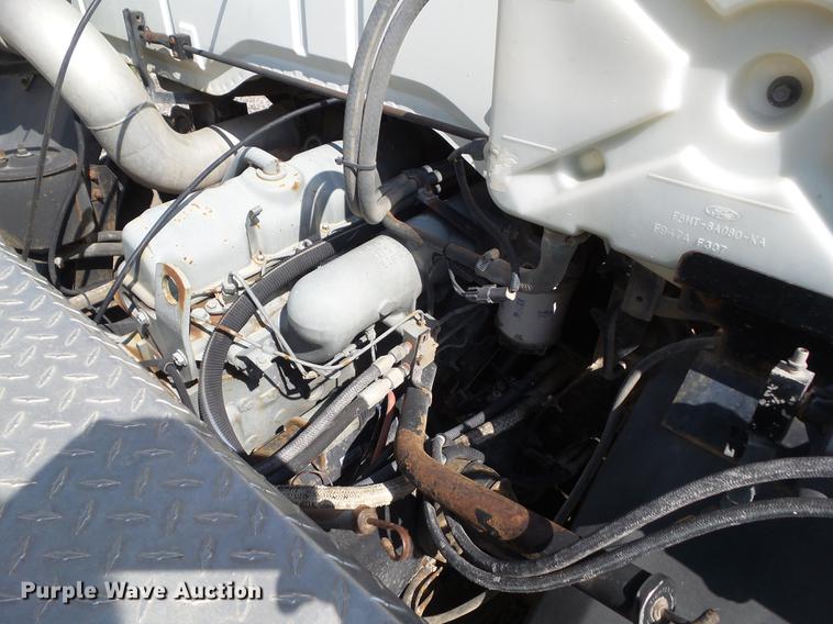 image for item DZ9248 1993 Ford CF8000 vacuum truck