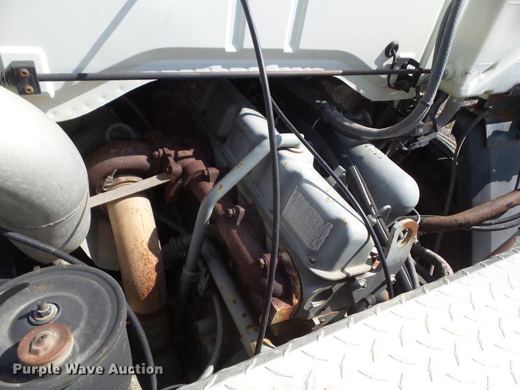 image for item DZ9248 1993 Ford CF8000 vacuum truck