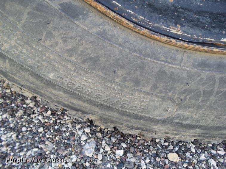 image for item DZ9248 1993 Ford CF8000 vacuum truck