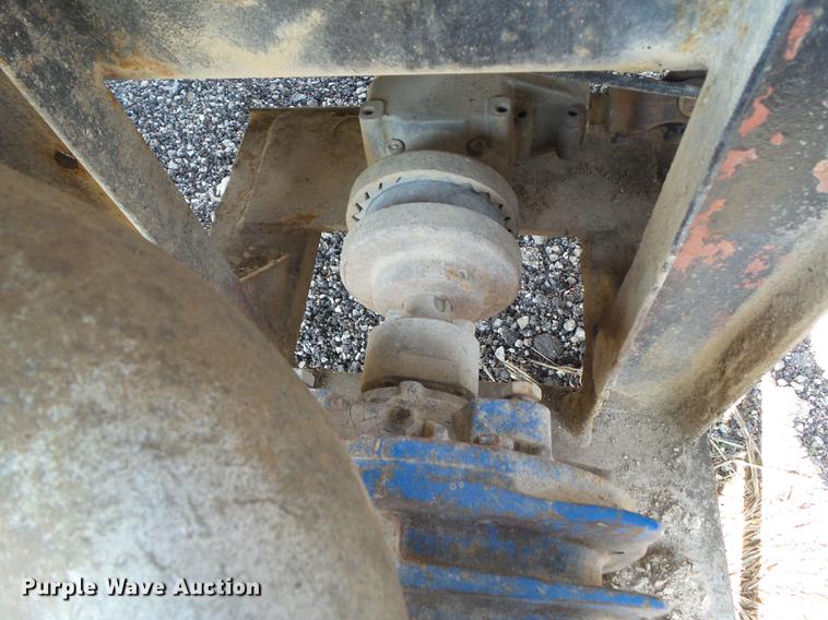 image for item DZ9248 1993 Ford CF8000 vacuum truck