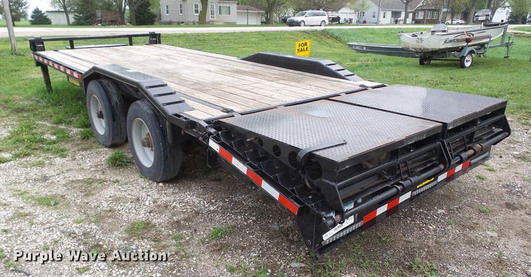 image for item DZ9249 2016 H&H equipment trailer