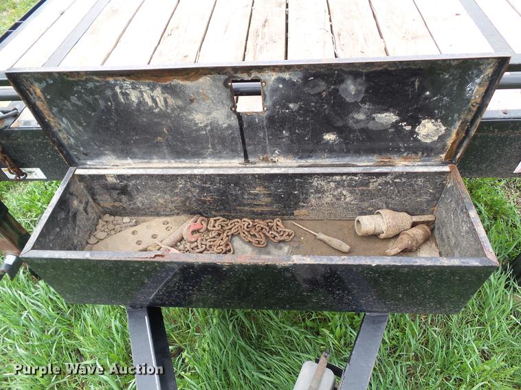 image for item DZ9249 2016 H&H equipment trailer