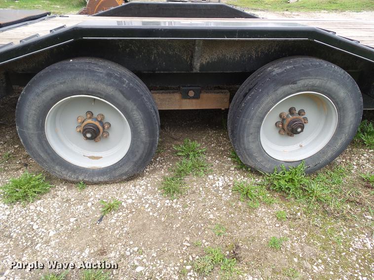 image for item DZ9249 2016 H&H equipment trailer