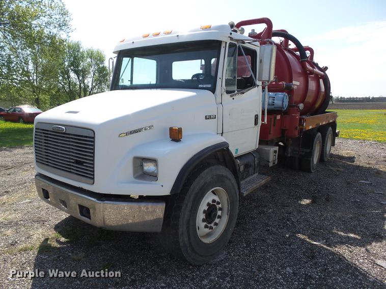 image for item DZ9331 2002 Freightliner FL80 vacuum truck