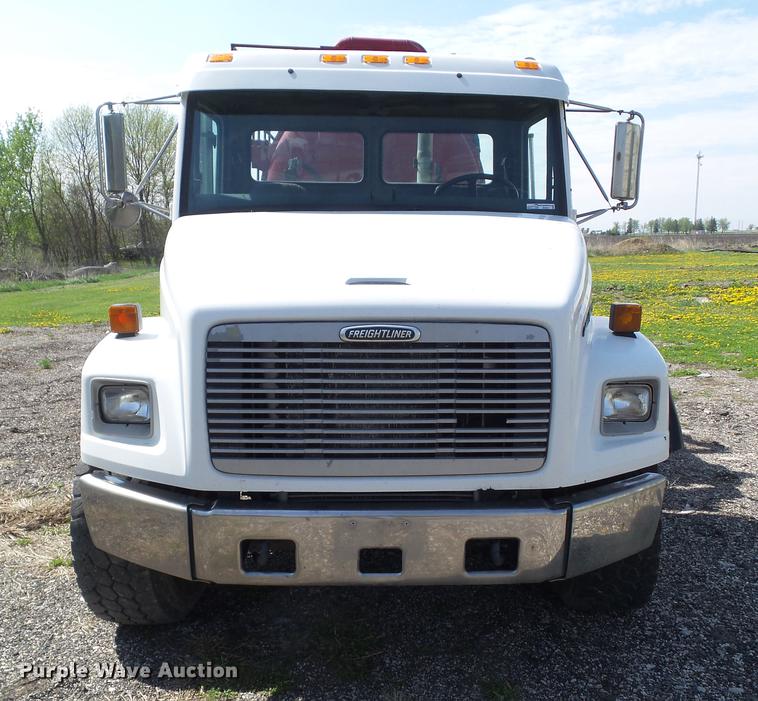 image for item DZ9331 2002 Freightliner FL80 vacuum truck