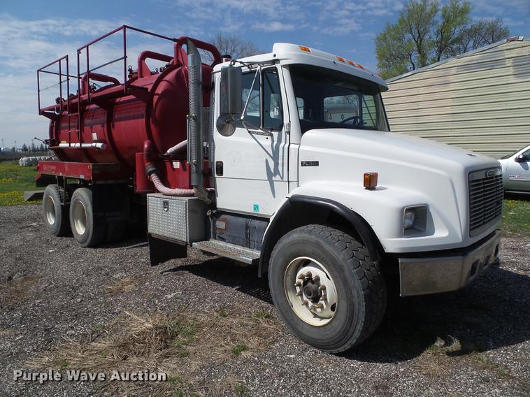 image for item DZ9331 2002 Freightliner FL80 vacuum truck