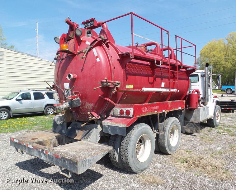 image for item DZ9331 2002 Freightliner FL80 vacuum truck