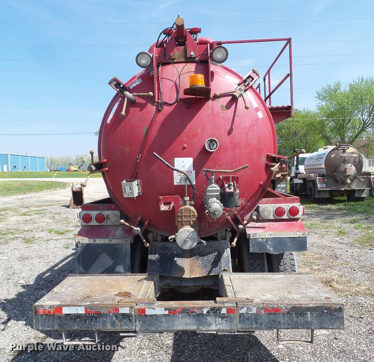 image for item DZ9331 2002 Freightliner FL80 vacuum truck